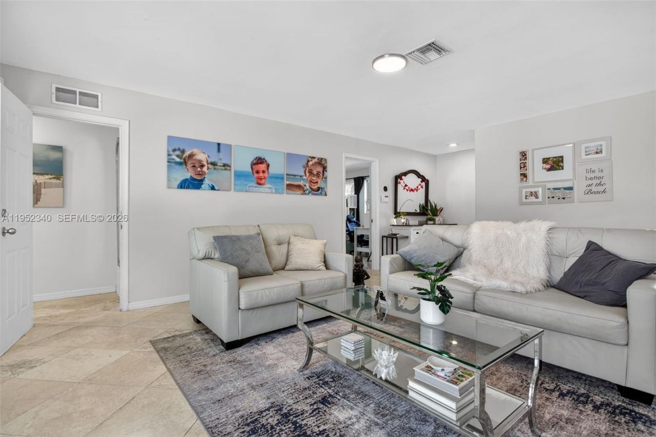 2910 NE 52nd St , Fort Lauderdale, FL 33308 Photo