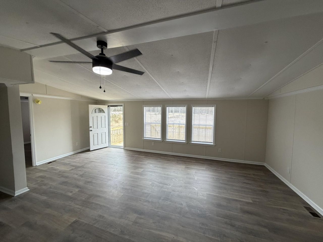 118 Nell Ct  Photo 4