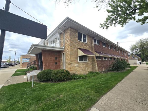 3151 N Melvina Avenue, Unit 2A, Chicago, IL 60634