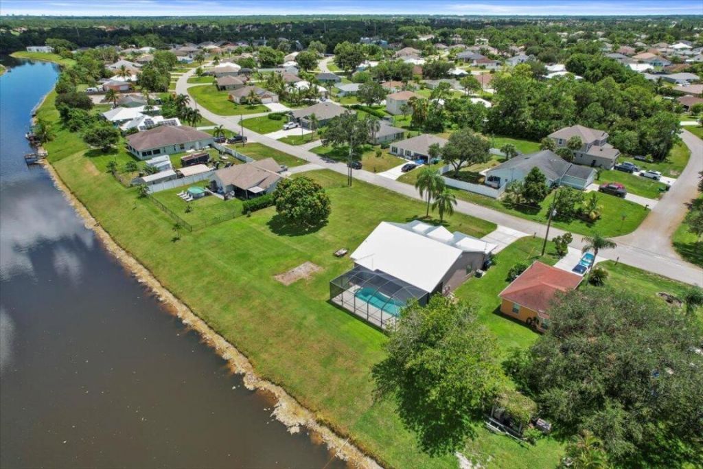 230 SW Ridgecrest Drive, Port Saint Lucie, FL 34953 Photo