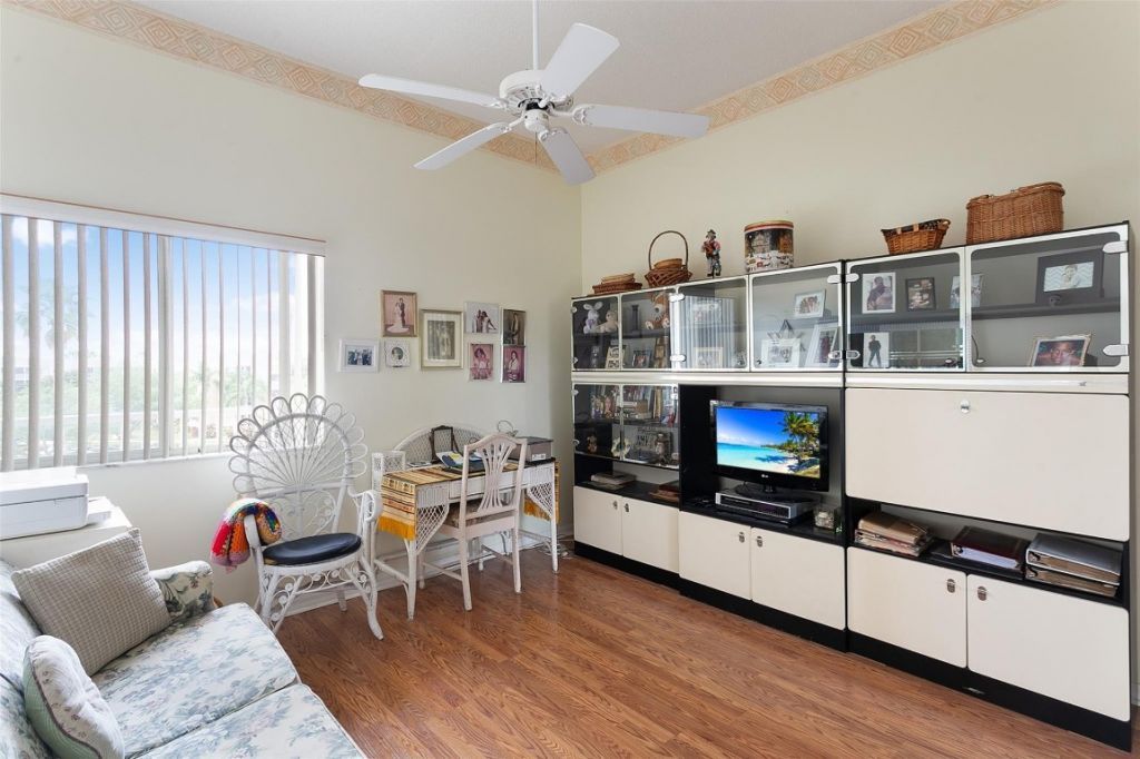 9551 Weldon Circle, Unit 404, Fort Lauderdale, FL 33321 Photo