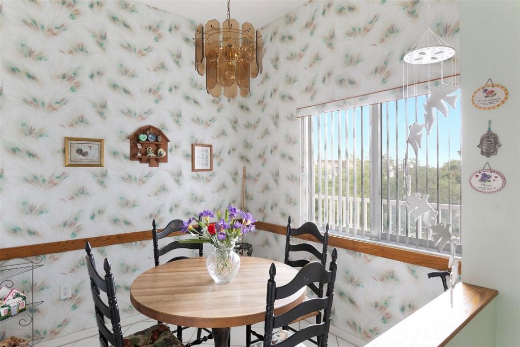 9551 Weldon Circle, Unit 404, Fort Lauderdale, FL 33321 Photo