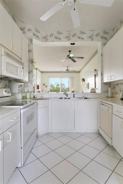 9551 Weldon Circle, Unit 404, Fort Lauderdale, FL 33321 Photo