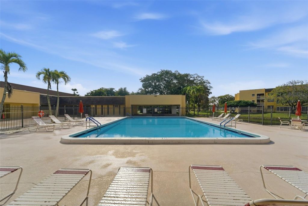 5750 NW 64th Avenue, Unit 211, Tamarac, FL 33319 Photo