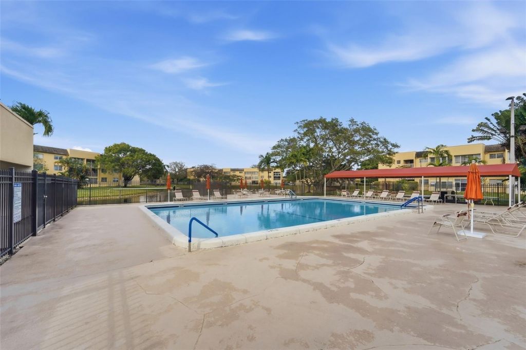 5750 NW 64th Avenue, Unit 211, Tamarac, FL 33319 Photo