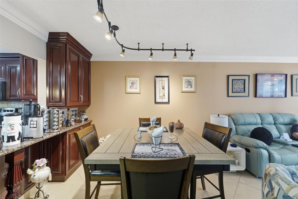 5750 NW 64th Avenue, Unit 211, Tamarac, FL 33319 Photo