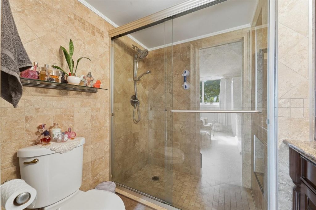 5750 NW 64th Avenue, Unit 211, Tamarac, FL 33319 Photo