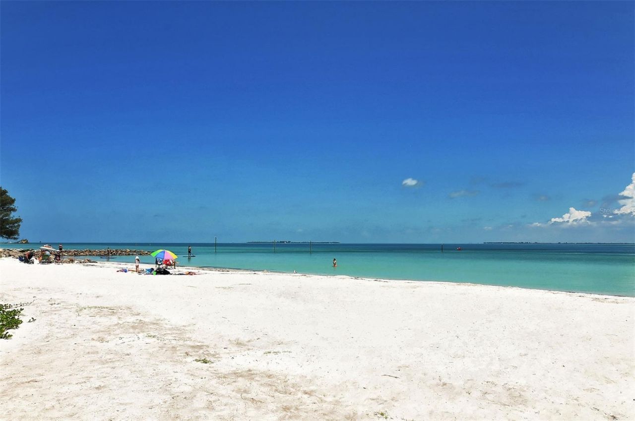 6810 9th Avenue W, Bradenton, FL 34209 Photo