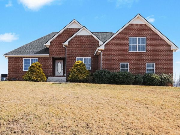 1014 Heritage Hills Drive, Cedar Hill, TN 37032