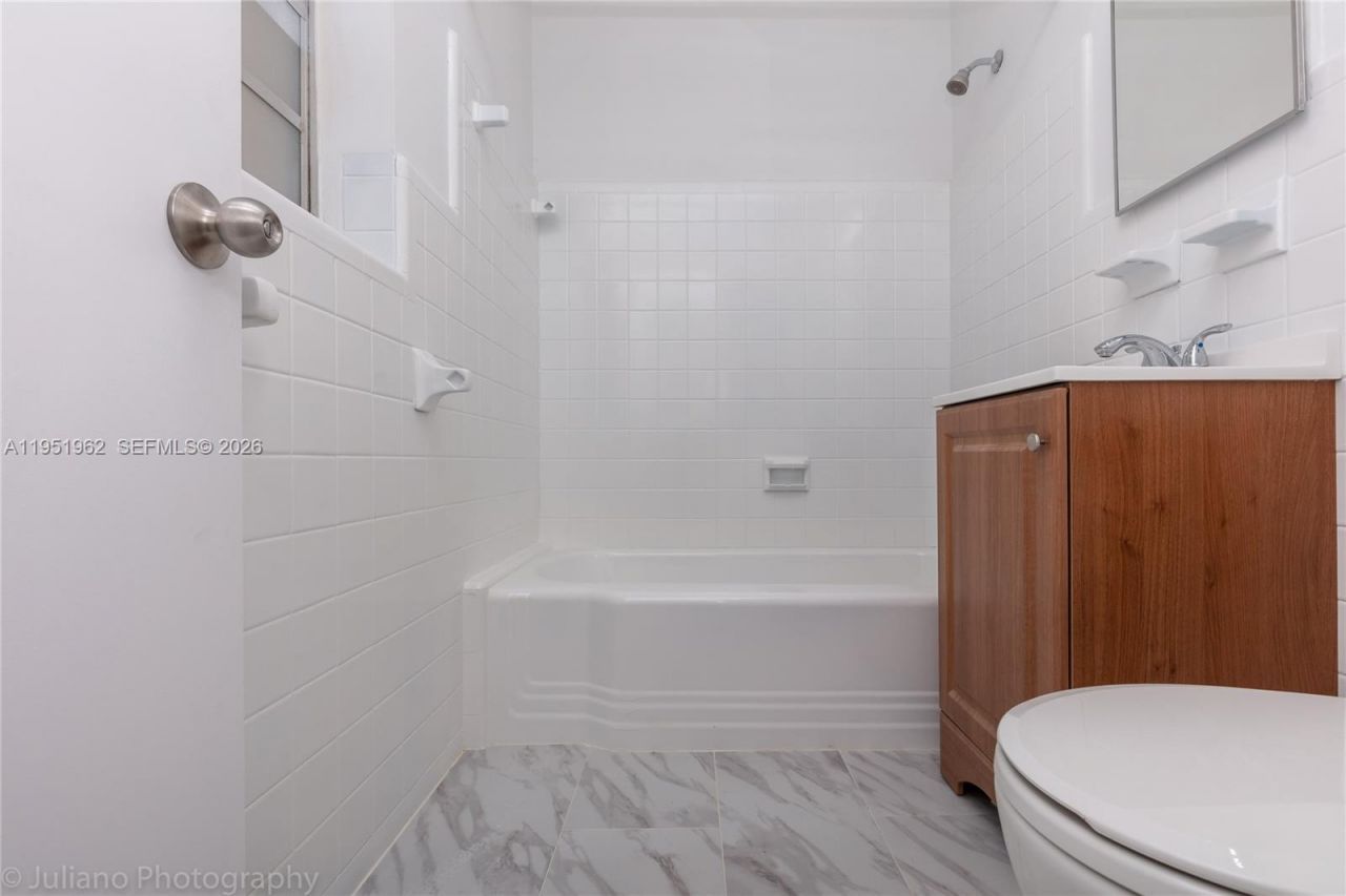 221 Antiquera Ave , Unit 3, Coral Gables, FL 33134 Photo