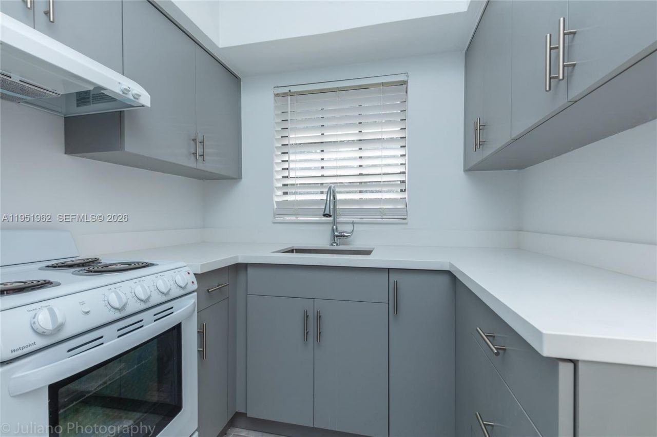 221 Antiquera Ave , Unit 3, Coral Gables, FL 33134 Photo