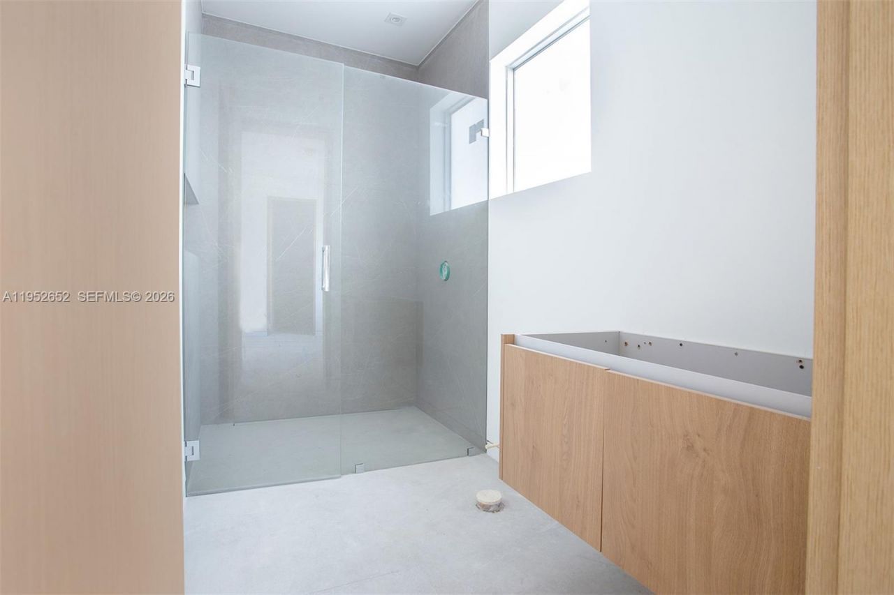 1103 SW 22nd Ter, Miami, FL 33129 Photo