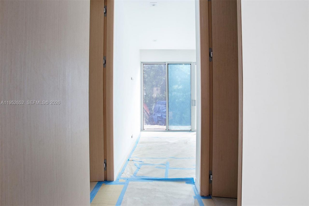 1103 SW 22nd Ter, Miami, FL 33129 Photo