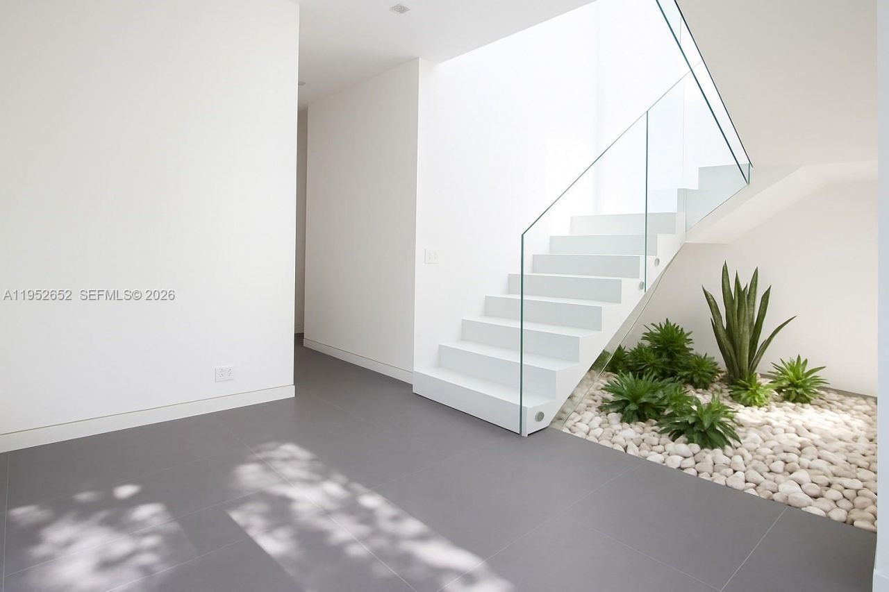 1103 SW 22nd Ter, Miami, FL 33129 Photo