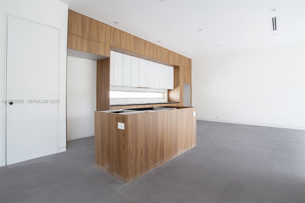 1103 SW 22nd Ter, Miami, FL 33129 Photo