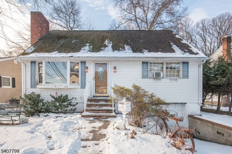 49 Skyline Lake Dr, Ringwood, NJ 07456 Main Photo