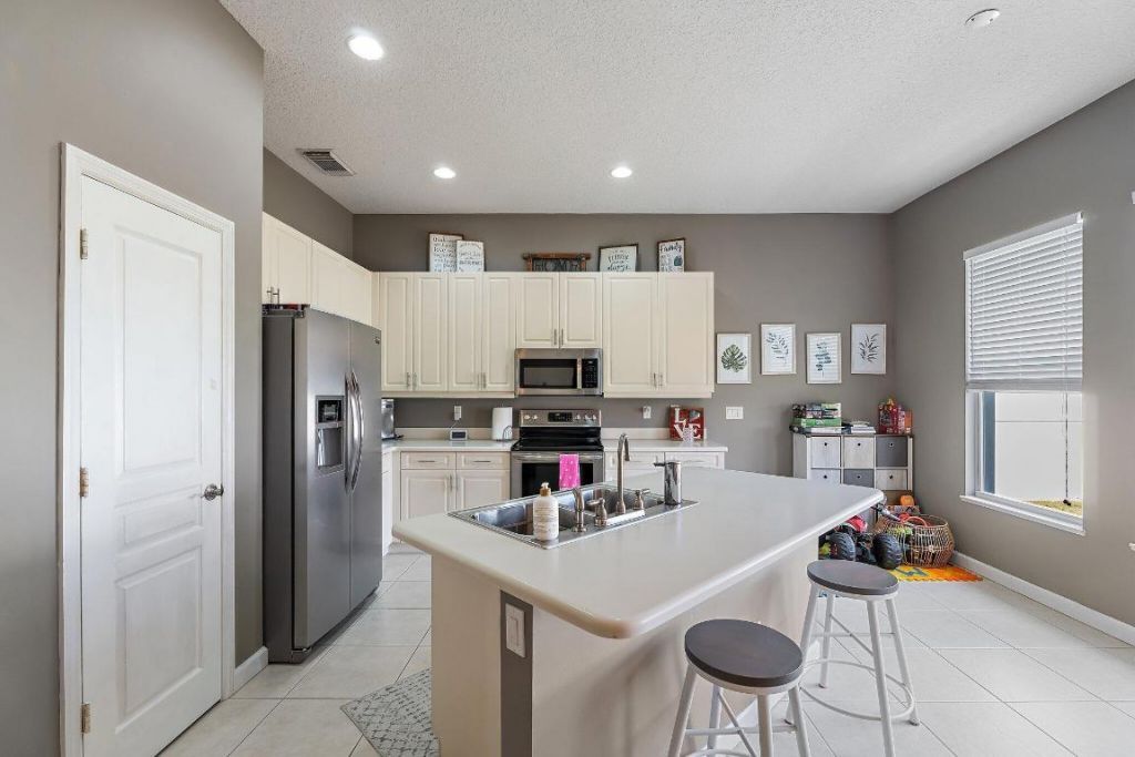 10640 SW Waterway Lane, Port Saint Lucie, FL 34987 Photo