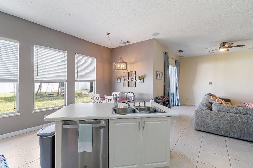 10640 SW Waterway Lane, Port Saint Lucie, FL 34987 Photo