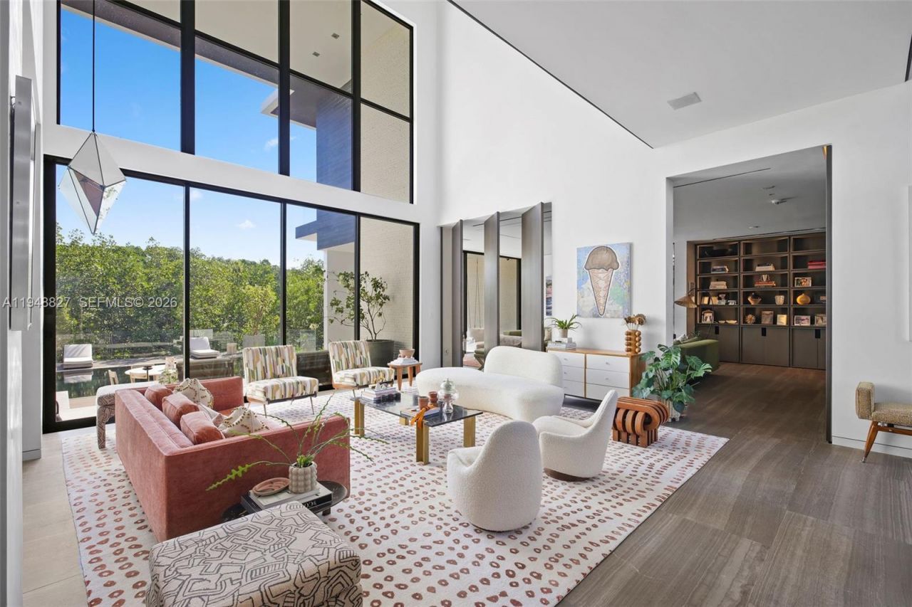 132 Paloma Dr , Coral Gables, FL 33143 Photo