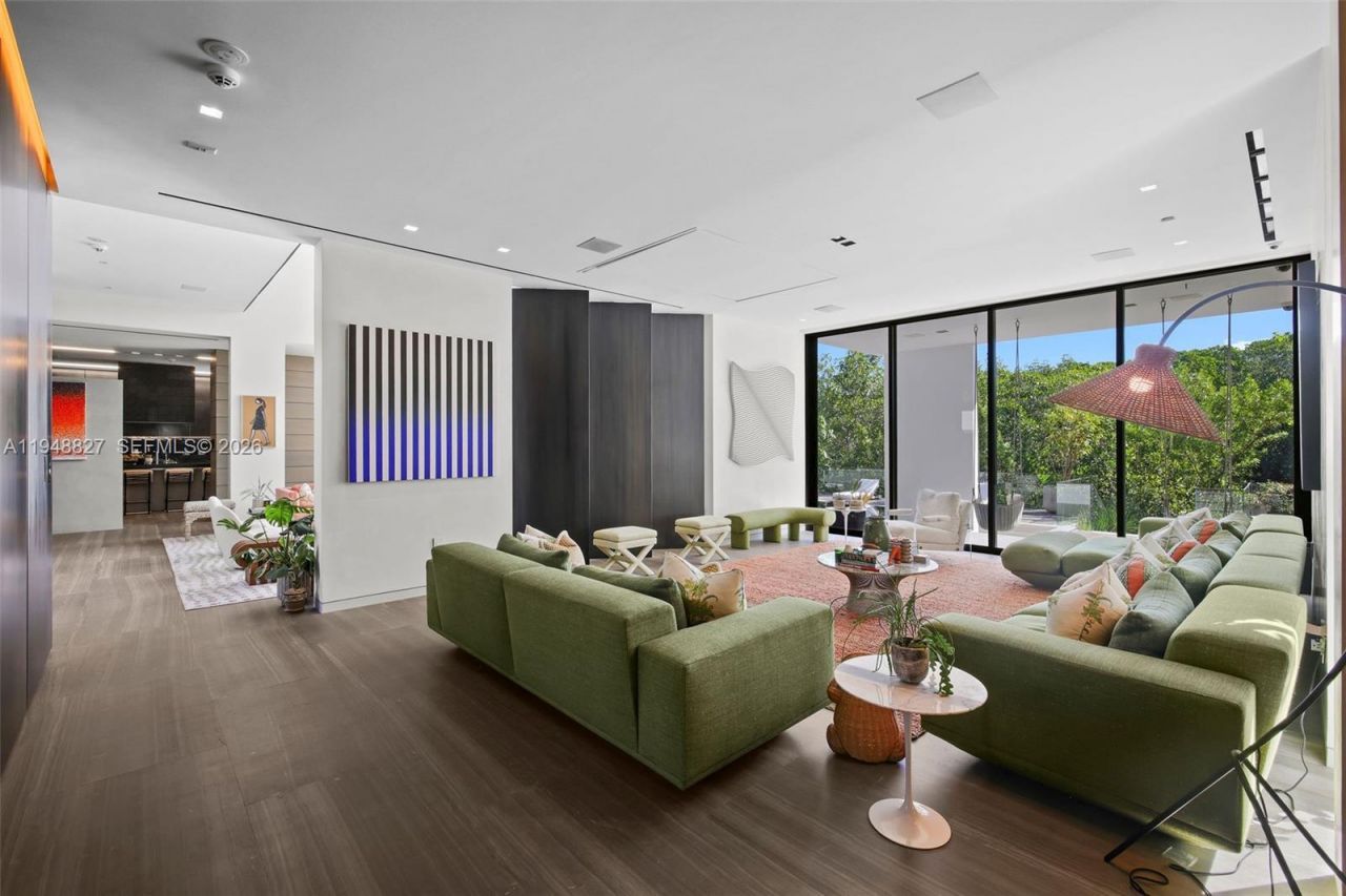 132 Paloma Dr , Coral Gables, FL 33143 Photo