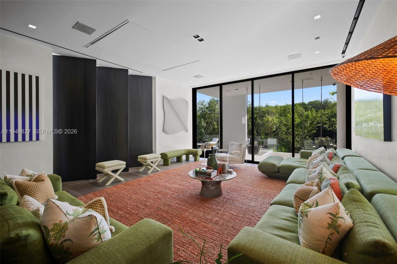 132 Paloma Dr , Coral Gables, FL 33143 Photo