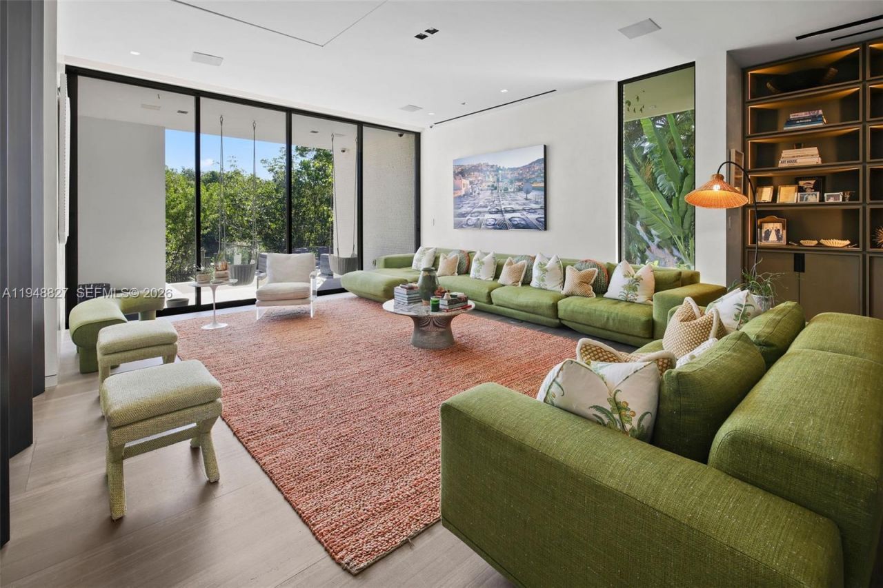 132 Paloma Dr , Coral Gables, FL 33143 Photo