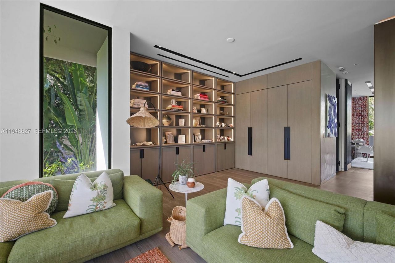 132 Paloma Dr , Coral Gables, FL 33143 Photo