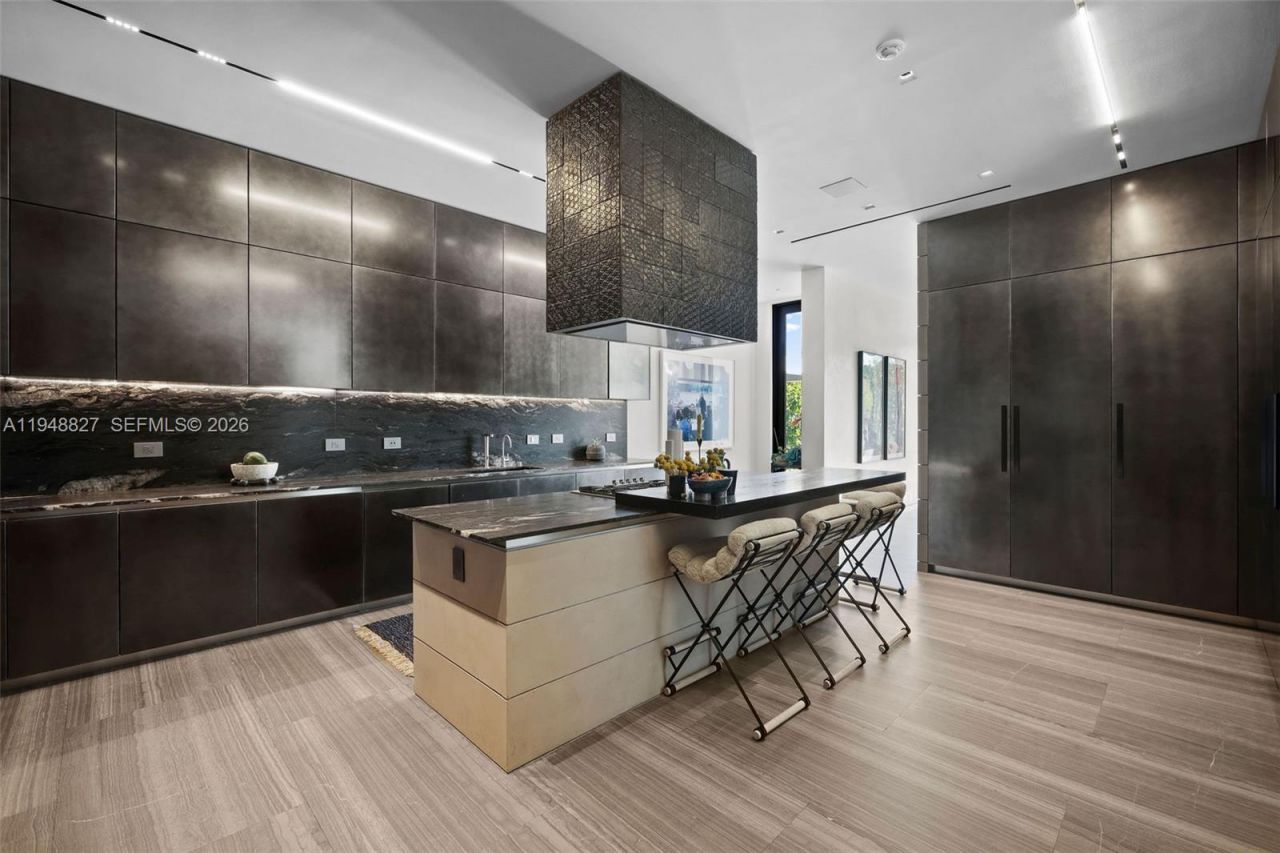 132 Paloma Dr , Coral Gables, FL 33143 Photo