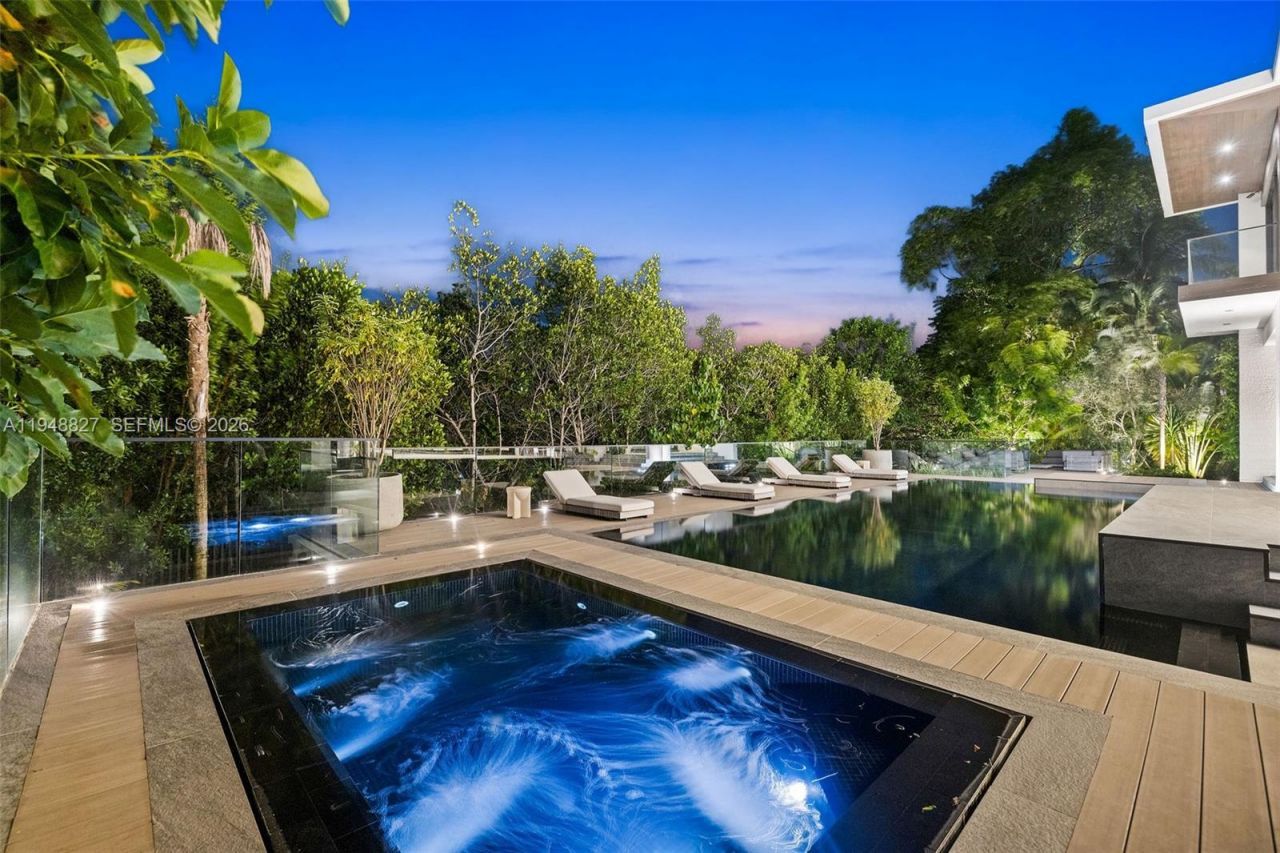 132 Paloma Dr , Coral Gables, FL 33143 Photo