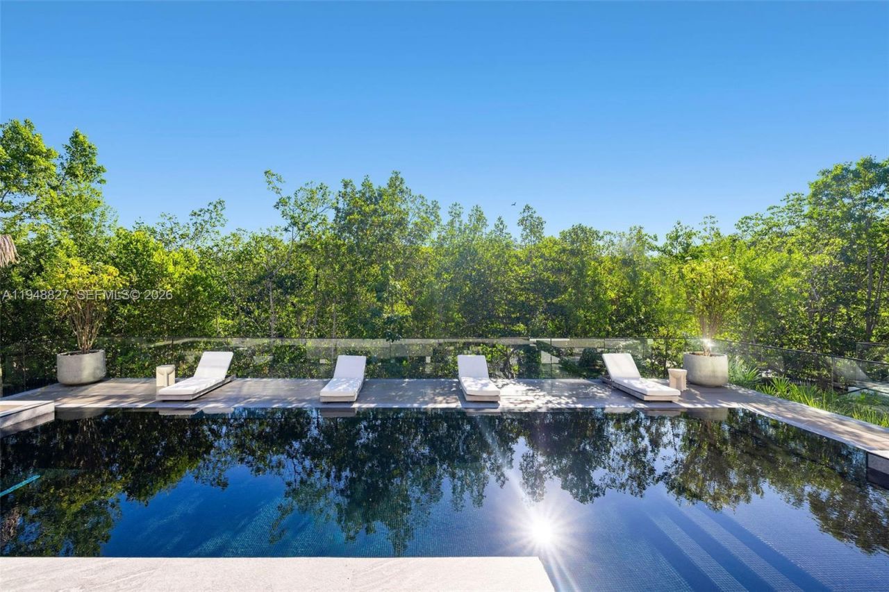 132 Paloma Dr , Coral Gables, FL 33143 Photo