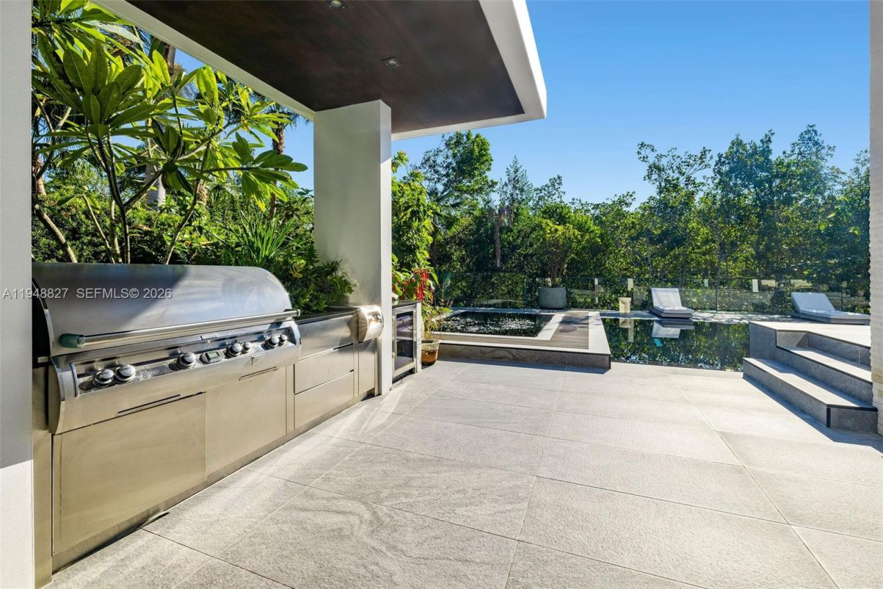 132 Paloma Dr , Coral Gables, FL 33143 Photo