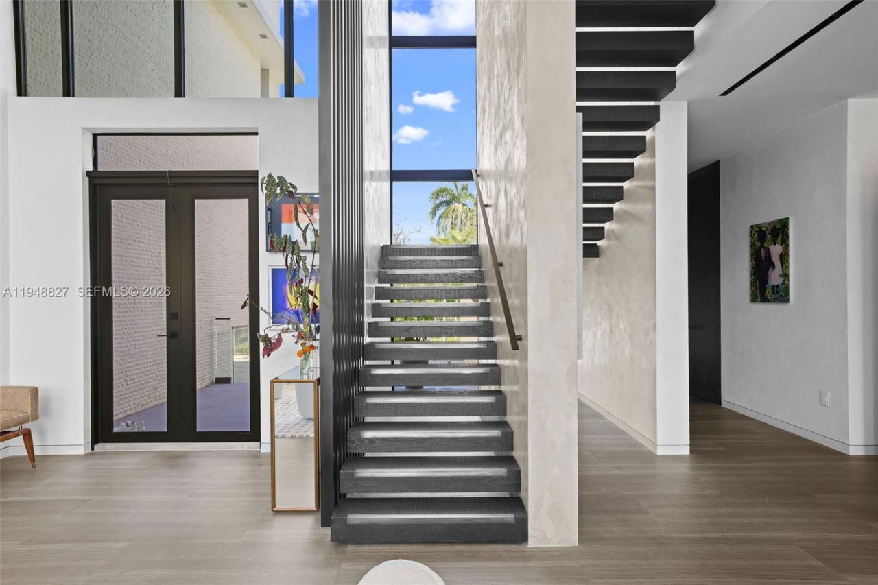 132 Paloma Dr , Coral Gables, FL 33143 Photo