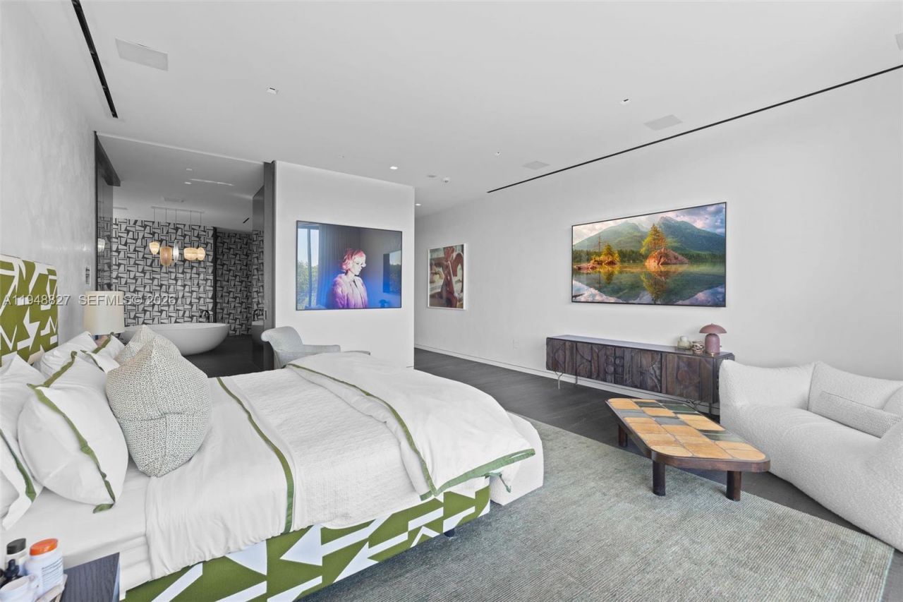 132 Paloma Dr , Coral Gables, FL 33143 Photo