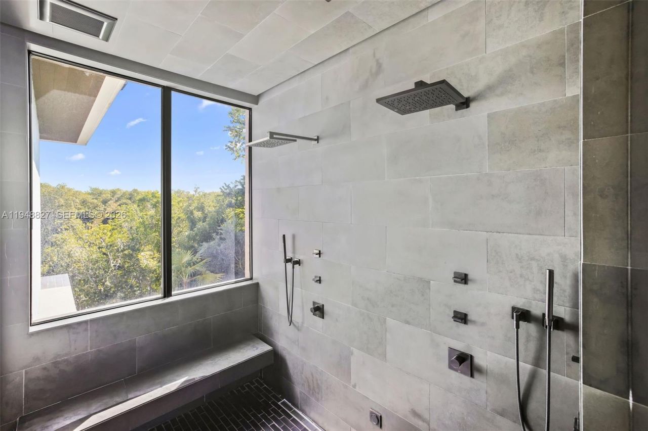 132 Paloma Dr , Coral Gables, FL 33143 Photo