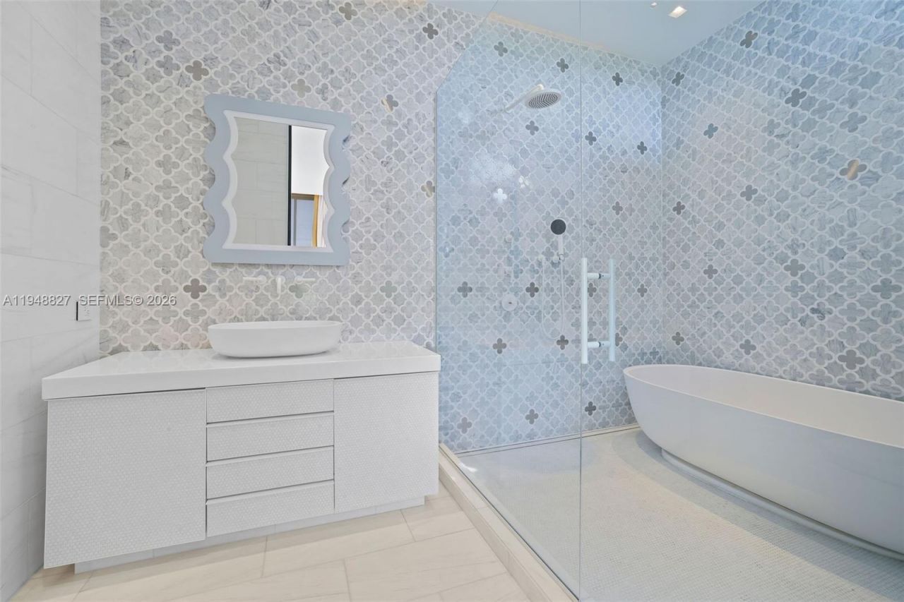 132 Paloma Dr , Coral Gables, FL 33143 Photo