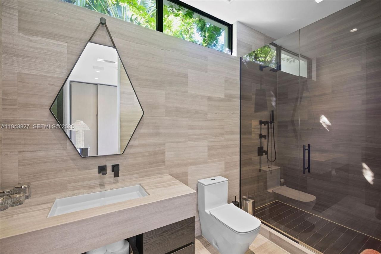 132 Paloma Dr , Coral Gables, FL 33143 Photo