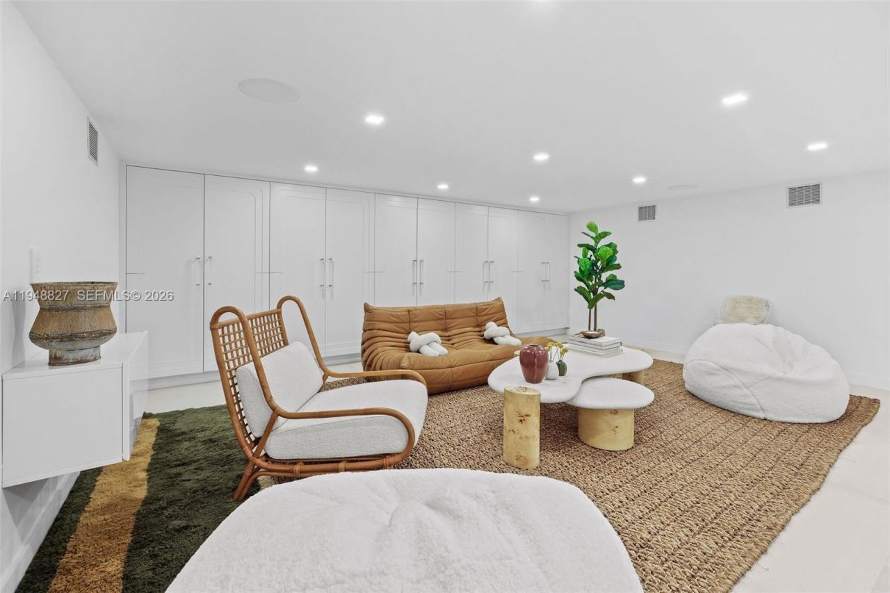 132 Paloma Dr , Coral Gables, FL 33143 Photo