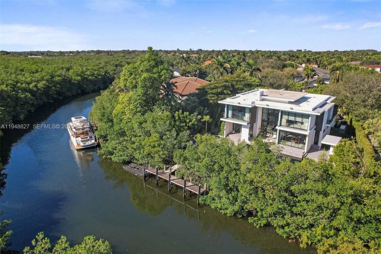 132 Paloma Dr , Coral Gables, FL 33143 Photo