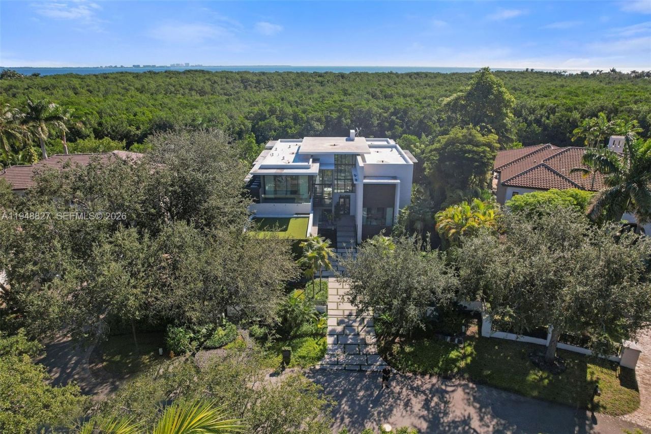 132 Paloma Dr , Coral Gables, FL 33143 Photo