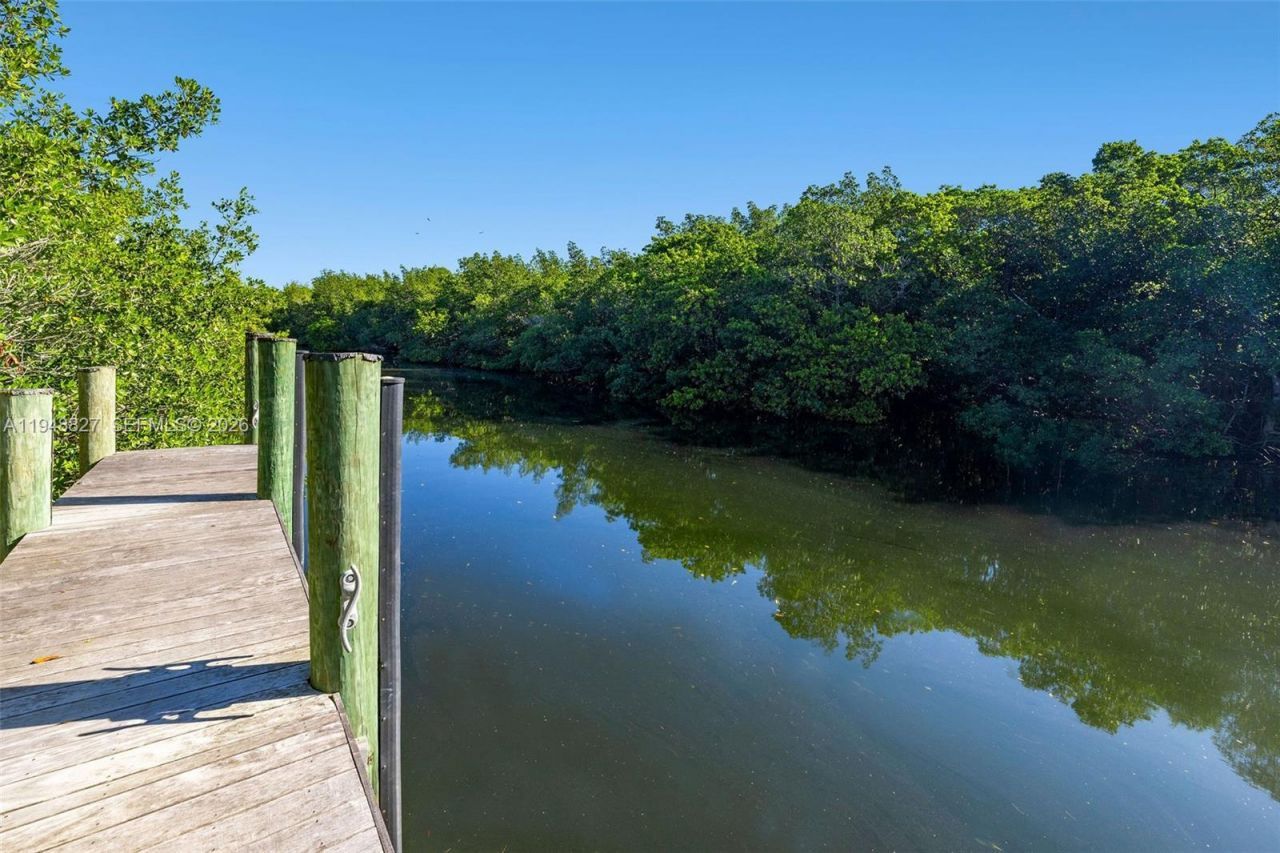 132 Paloma Dr , Coral Gables, FL 33143 Photo