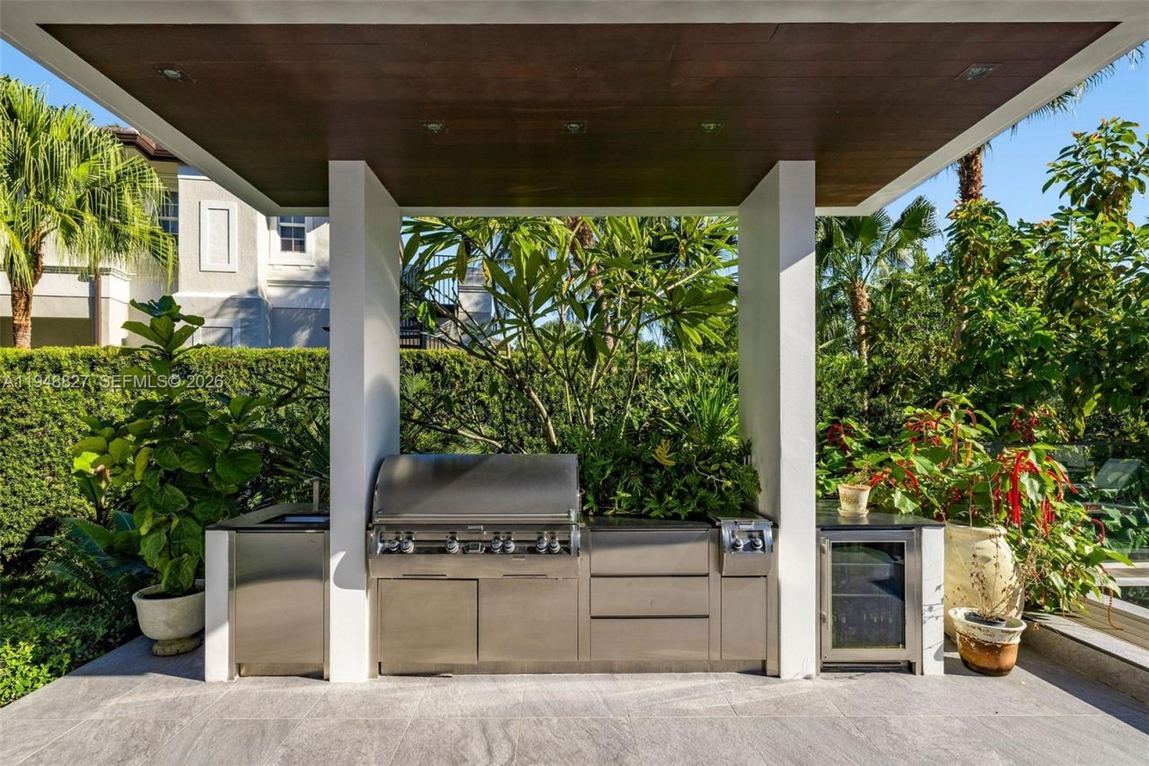 132 Paloma Dr , Coral Gables, FL 33143 Photo