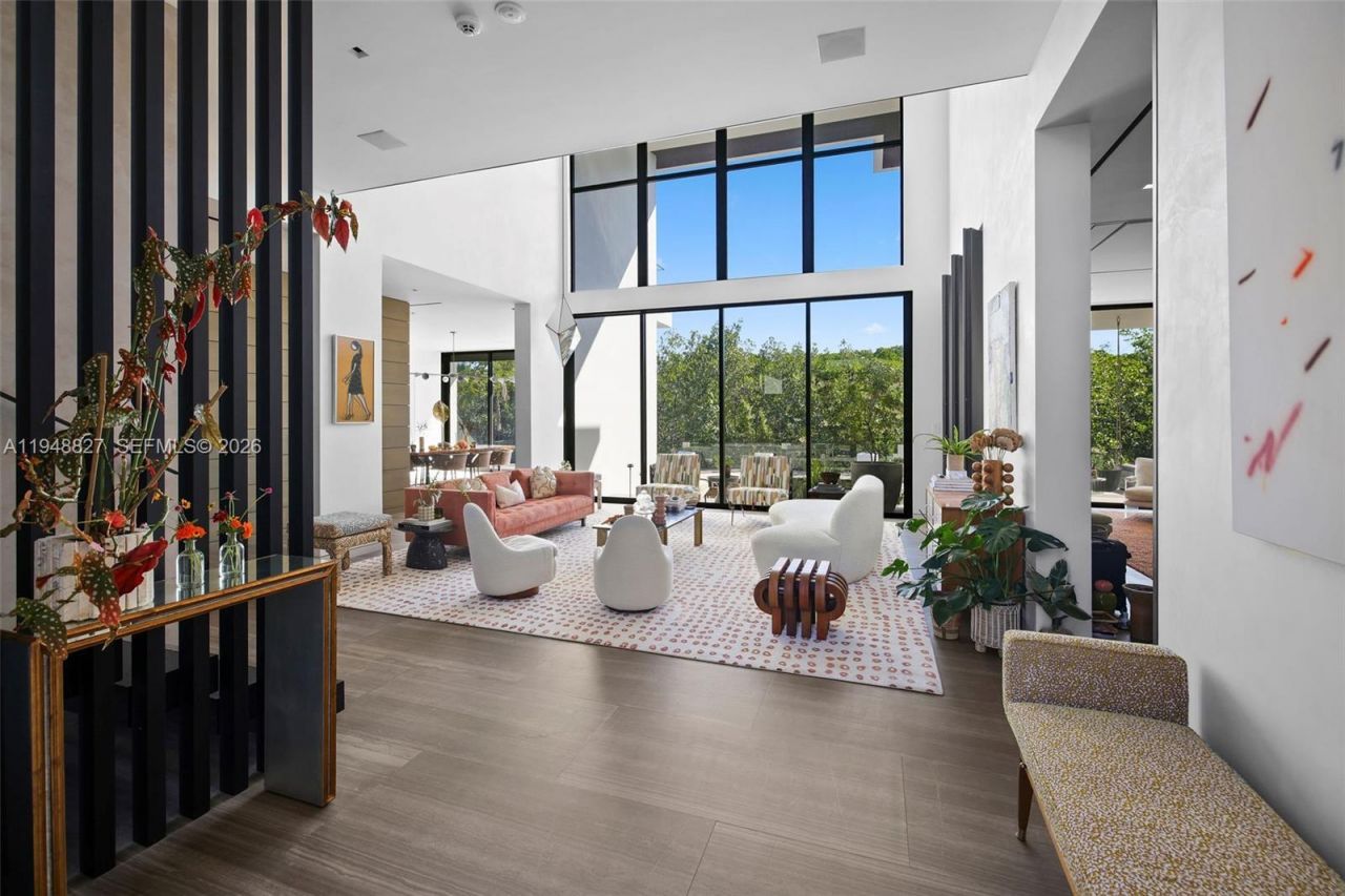 132 Paloma Dr , Coral Gables, FL 33143 Photo