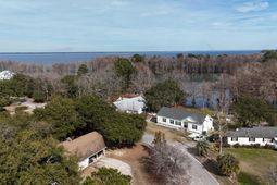 323 Knott Drive photo 4