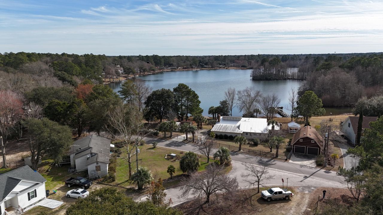 323 Knott Drive Photo 4