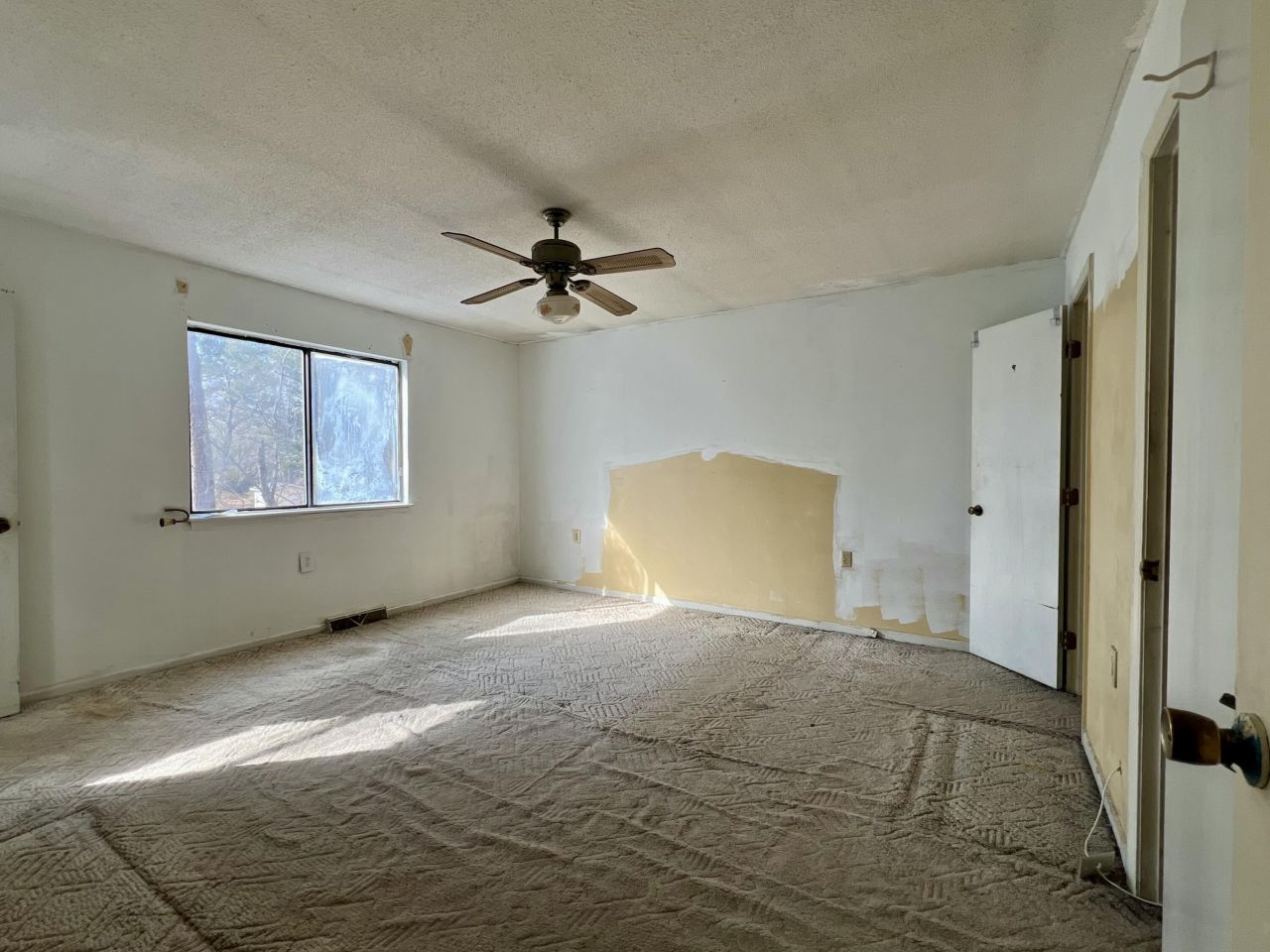 303 Pembrook Street Photo 12