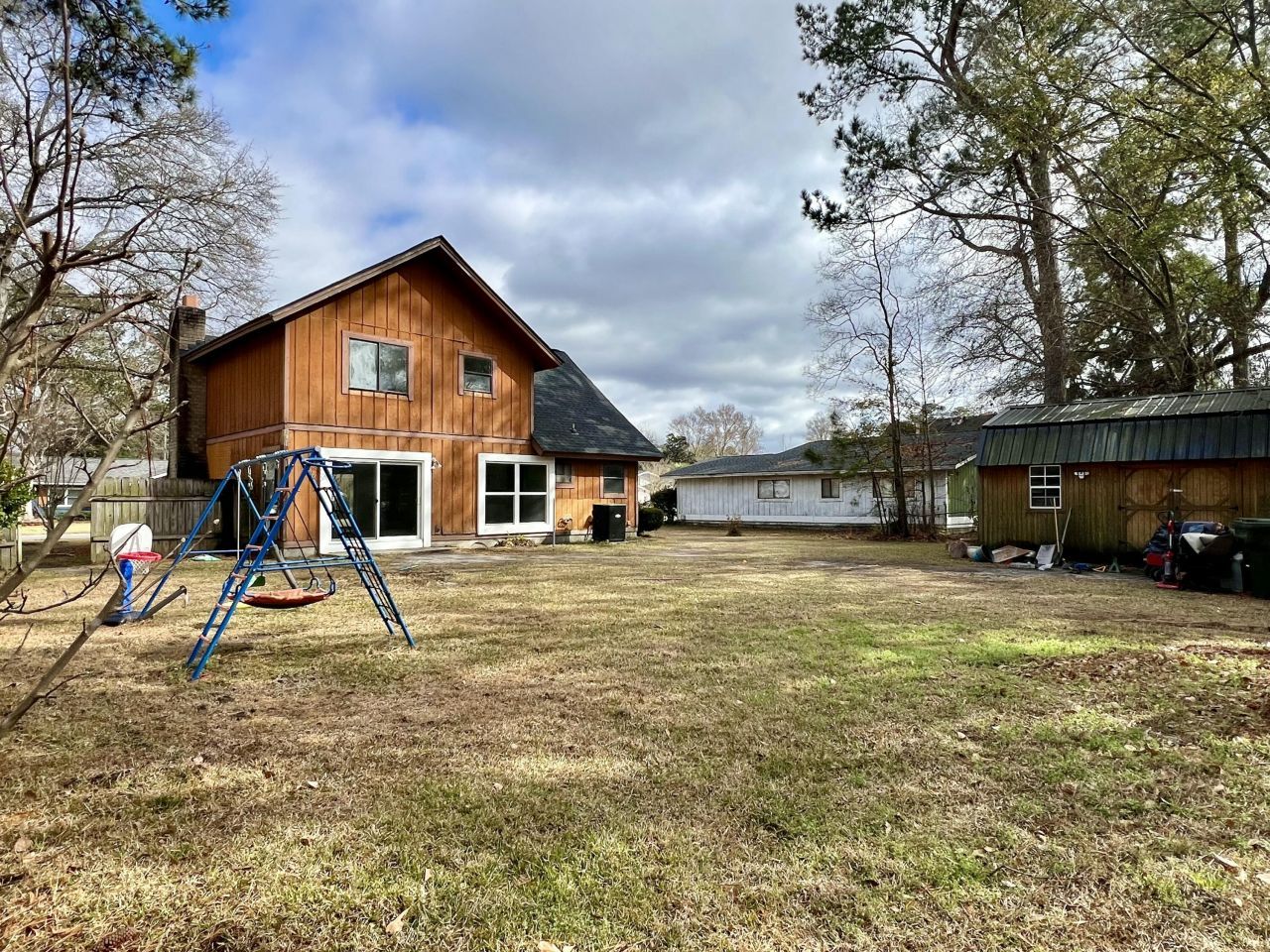 303 Pembrook Street Photo 17