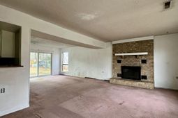 303 Pembrook Street photo 4