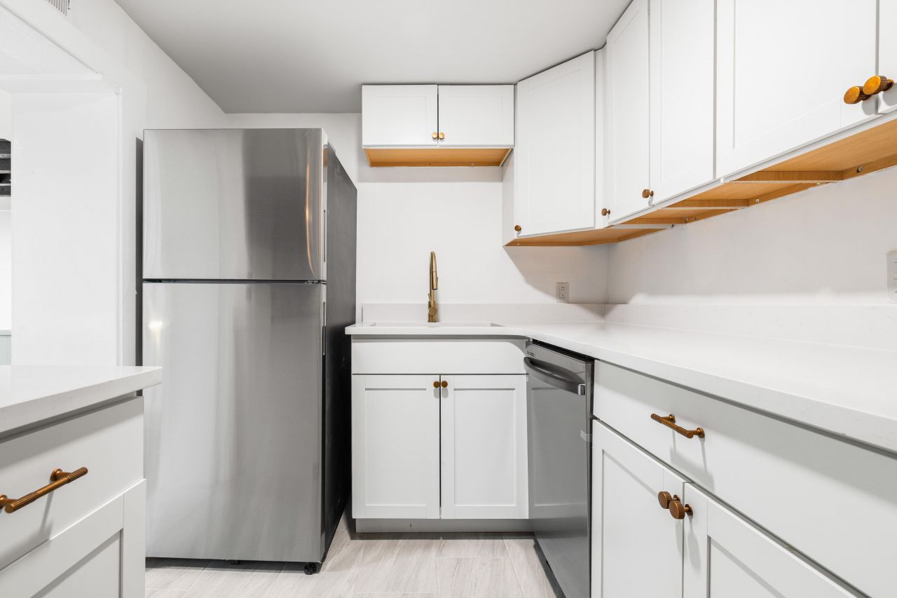 128 Wentworth Street Photo 13