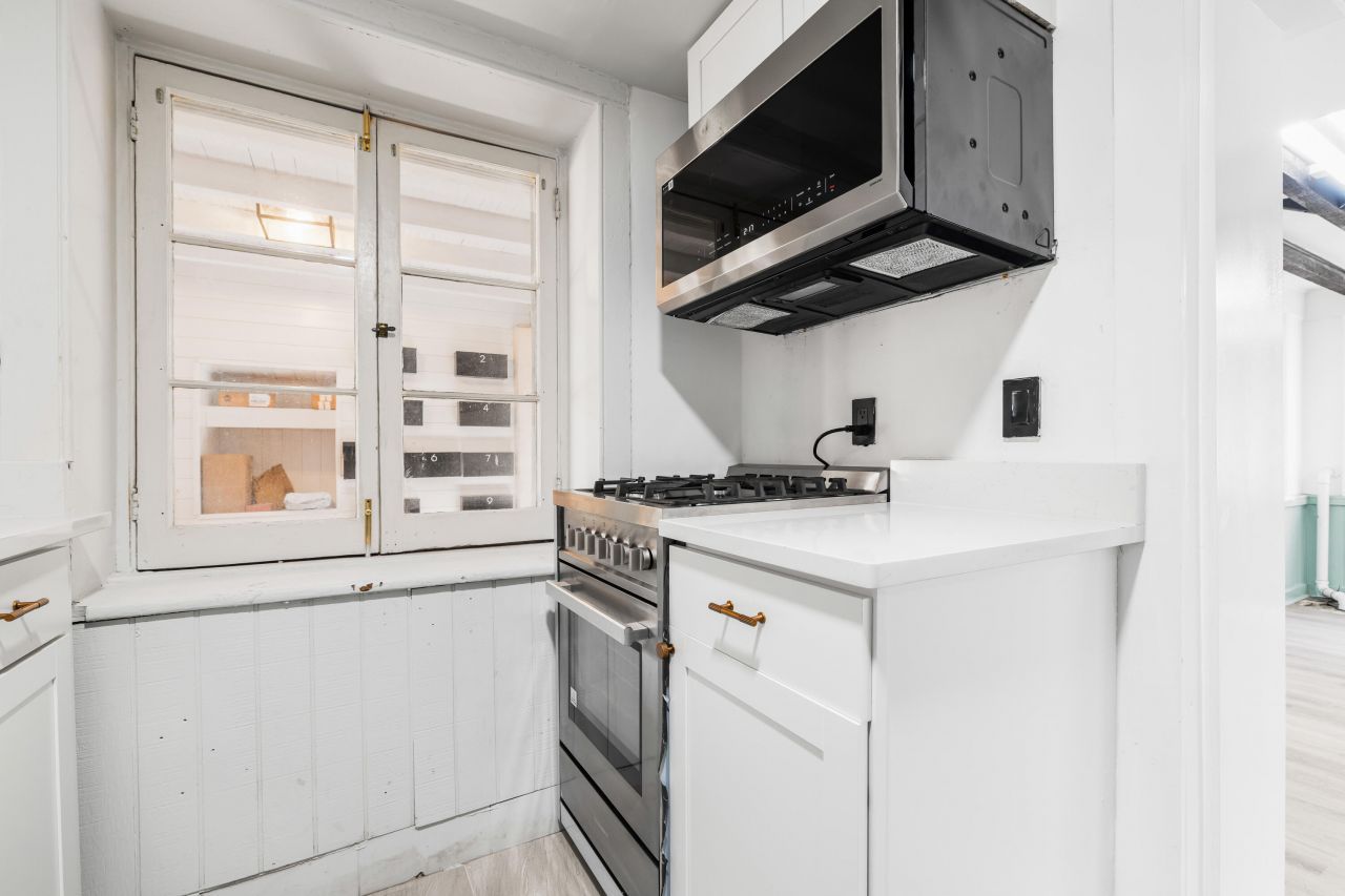 128 Wentworth Street Photo 14