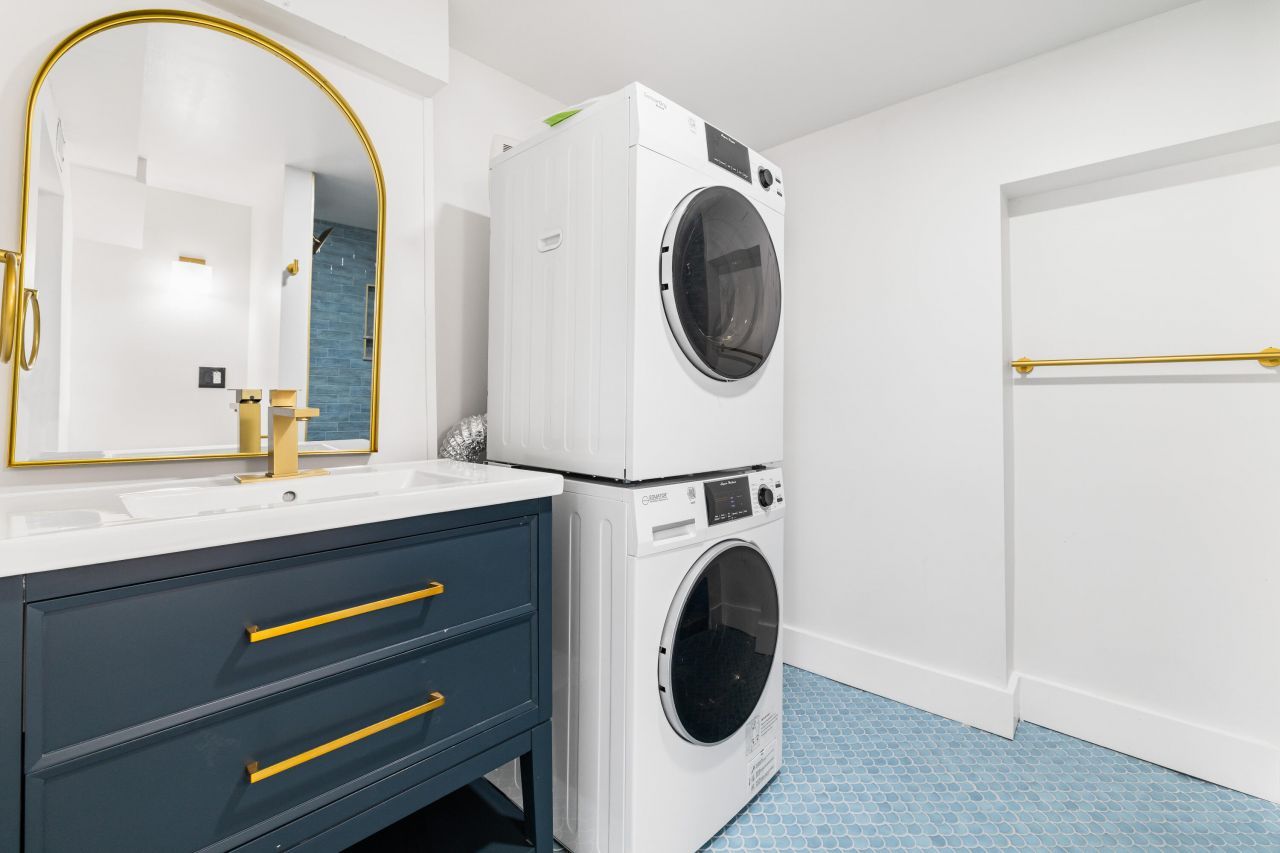 128 Wentworth Street Photo 17